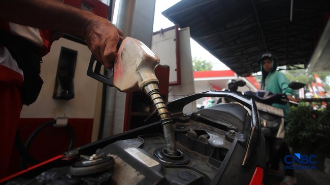 Harga Pertalite-Solar Tak Naik, Bahlil Siap Tambah Subsidi BBM 2026