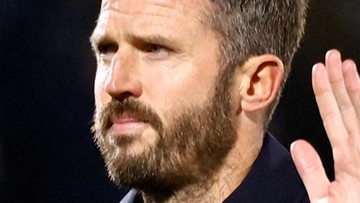 Manchester United Dibantai Como 1-4, Michael Carrick Minta Maaf ke Suporter
