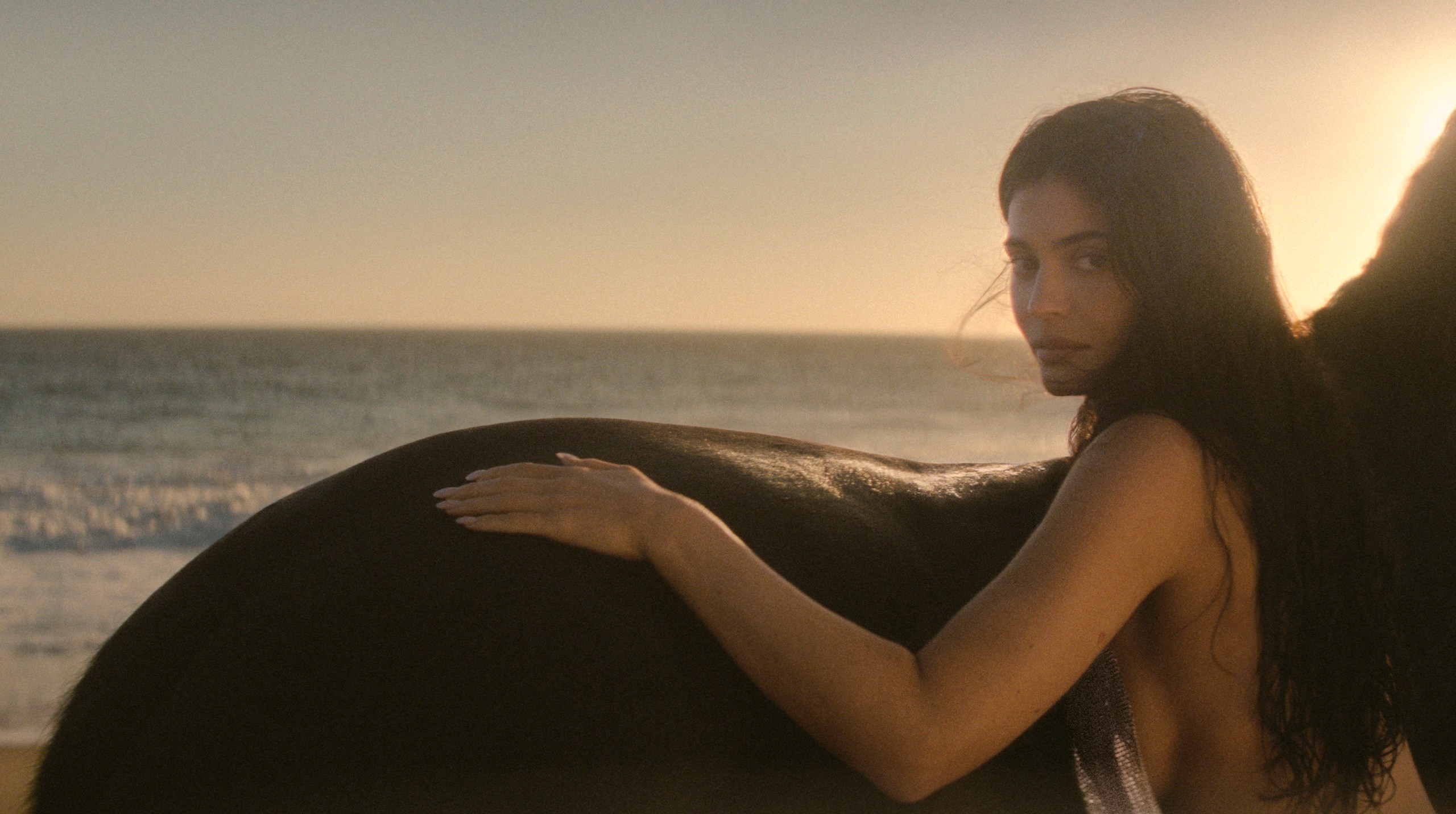 Kylie Jenner Bintangi Film Pendek Stella McCartney, Disutradarai Gia Coppola
