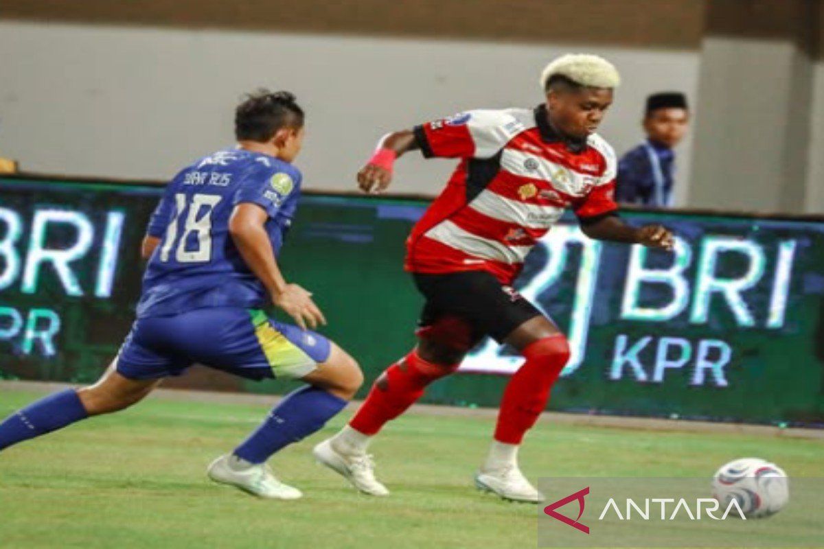 Madura United Kalahkan Persib Bandung 1-0 Lewat Gol Mitkov di Menit 89