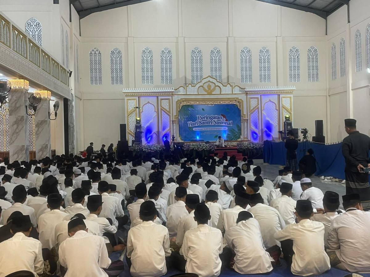 Ribuan Santri Al-Kahfi Somalangu Kebumen Panjatkan 20.000 Sholawat, Doakan Indonesia Bebas Bencana