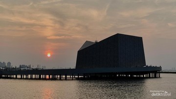 Masjid Apung An-Nur di Ancol, Salat dengan Pemandangan Laut