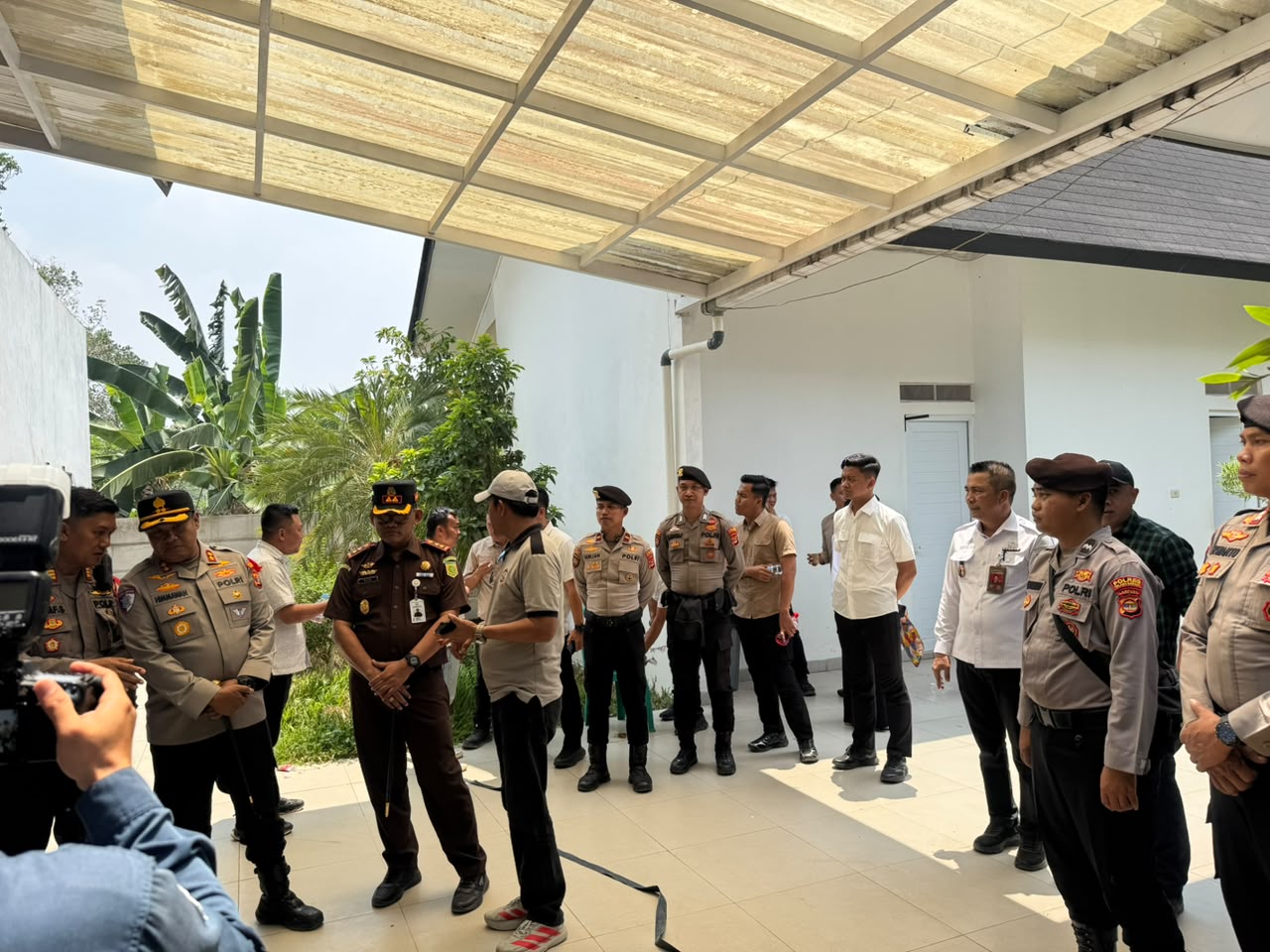 Polres Tulang Bawang Kerahkan Personel BKO Brimob Amankan Pilkades Tubaba, Penghitungan Suara Masih Berlangsung