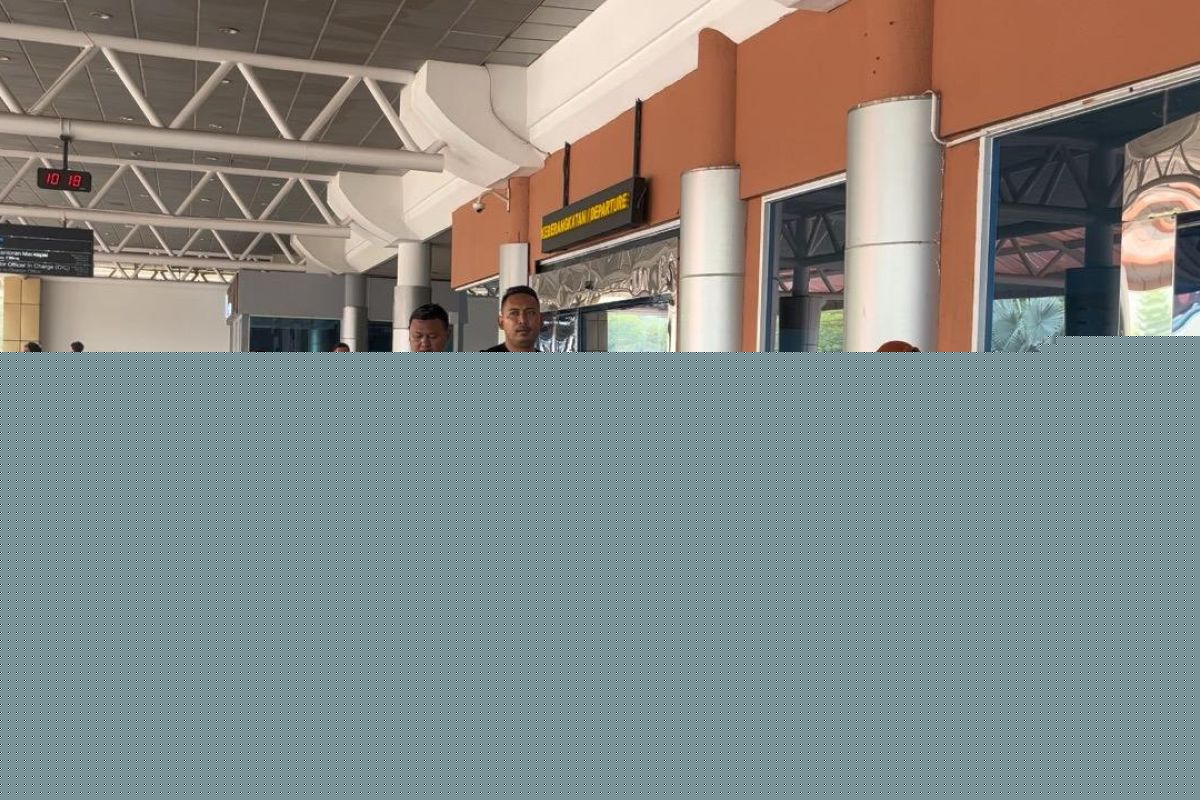 Kabut Asap Turunkan Jarak Pandang ke 400 Meter, 13 Penerbangan di Bandara SMB II Palembang Terganggu