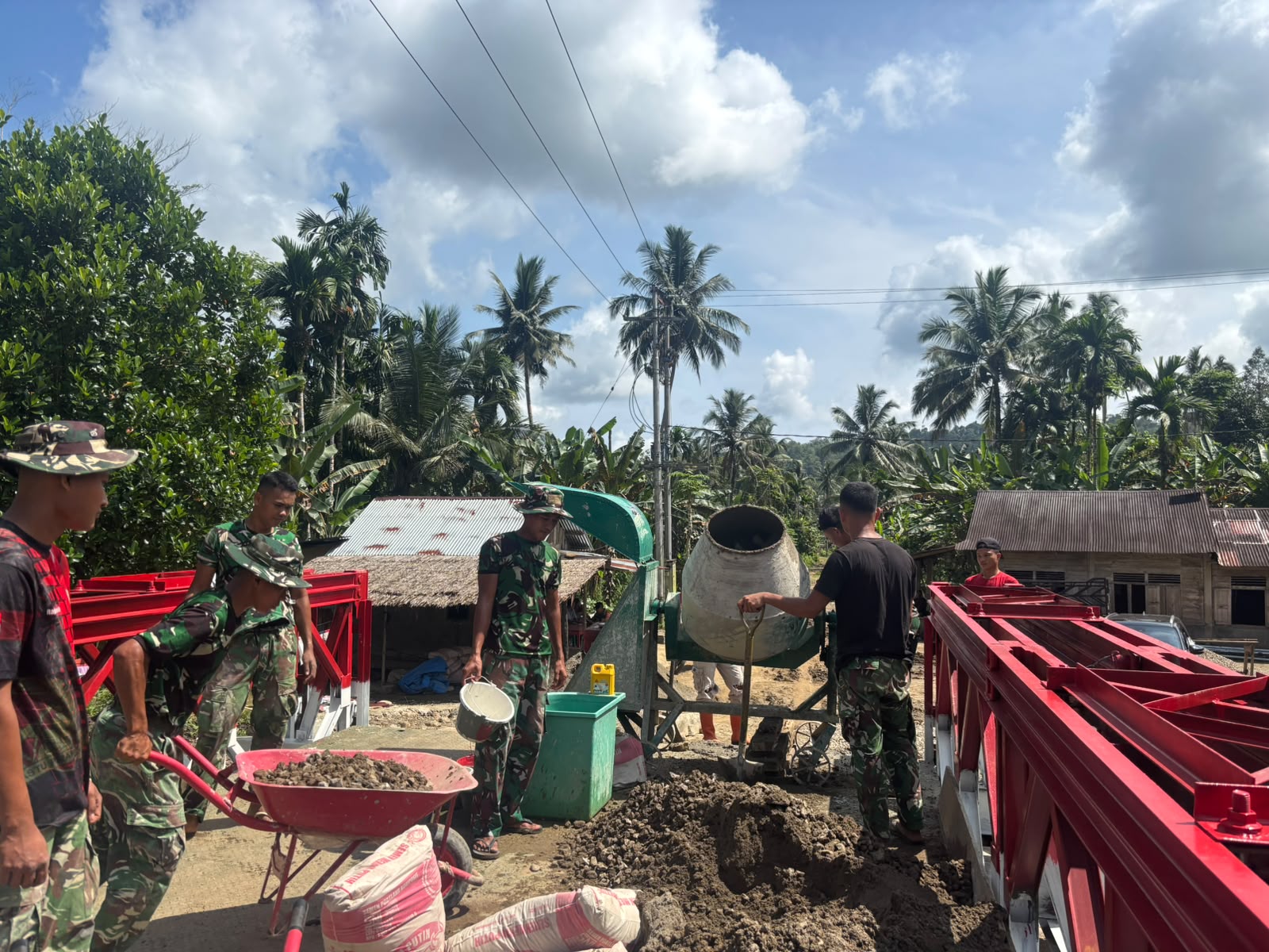 Jembatan Modular Sungai Yo'o di Nias Capai Progres 93 Persen, Pengecoran Oprit Dikebut Personel Kodim 0213