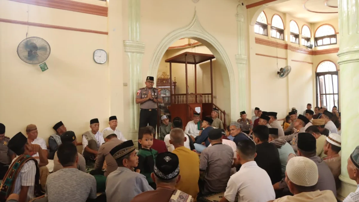 Kapolres Kotamobagu AKBP Abdul Kholik Hadiri Jumat Keliling di Masjid Al Muttaqin Passi Barat, Tegaskan Polisi Dekat Warga