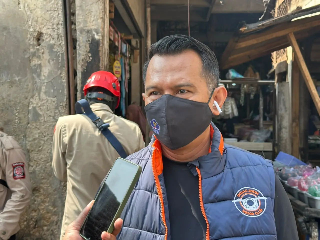 Pasar Andir Bayongbong Garut Mulai Dipasangi Atap Sementara, Perbaikan Darurat Diajukan Rp 1,5 Miliar