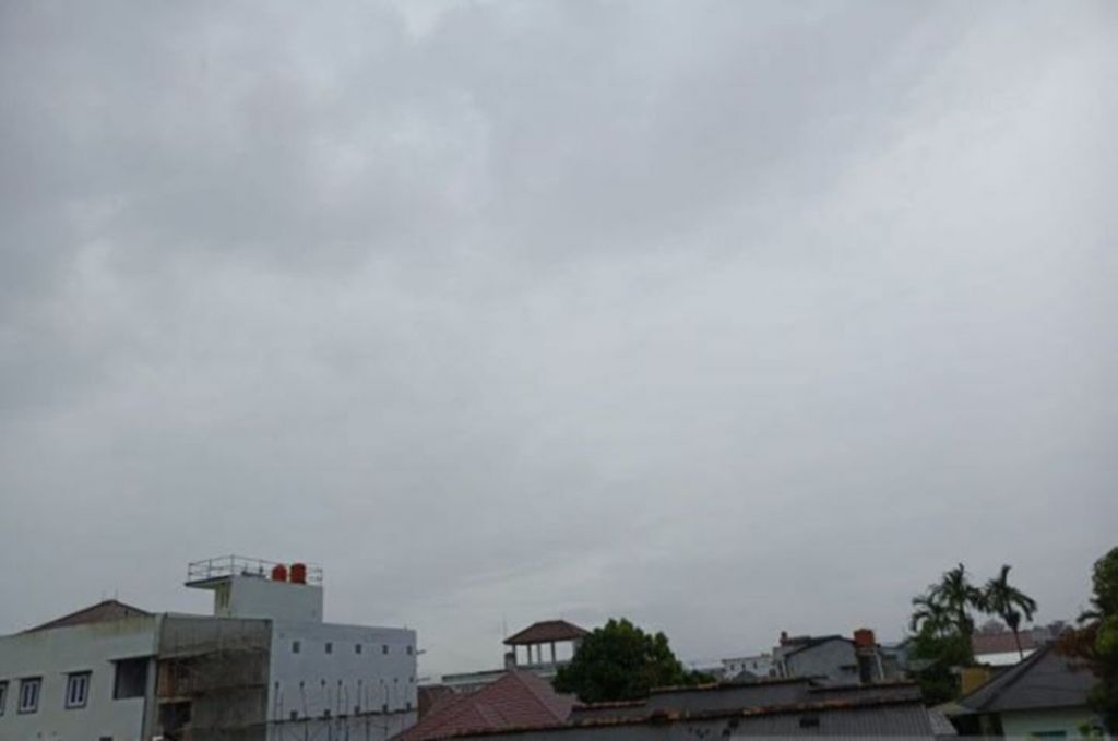 BMKG Peringatkan Awan Kumulonimbus Tumbuh di Papua dan Sumatra, Hujan Lebat Berpotensi Lokal