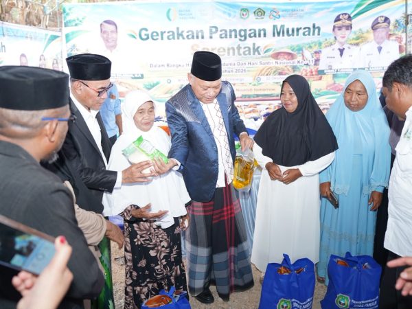 Pemprov Maluku Utara Salurkan 700 Paket Sembako Rp50 Ribu di Hari Pangan Sedunia ke-46 di Halmahera Barat