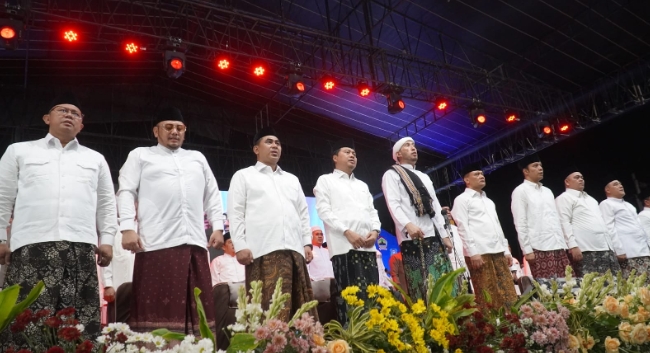 Jateng Bersholawat di Kota Tegal Jadi Puncak Hari Santri Nasional 2026, Ribuan Warga Padati Jalan Pancasila