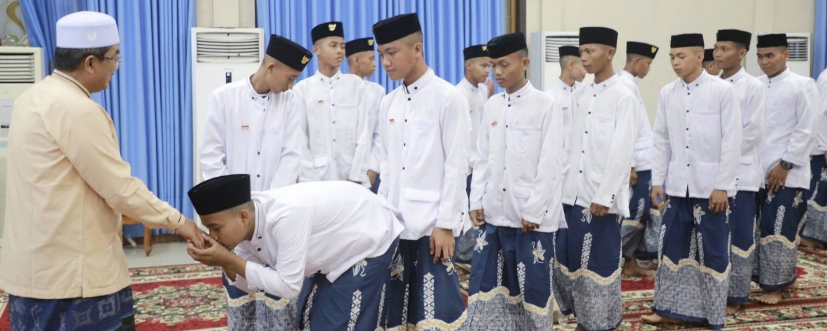 Bupati Tanjung Jabung Barat Buka Malam Keakraban Hari Santri 2026 di Rumdis, Diikuti Forkopimda dan Ulama