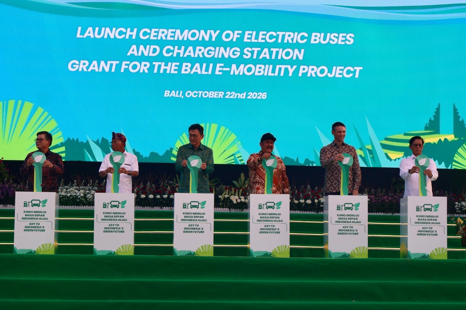 Bali Terima Hibah 11 Bus Listrik dan 6 Charging Station dari Korea, Koster Sebut Perkuat Transisi Energi
