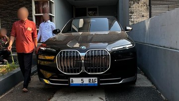 KPK Sita BMW Listrik Suami Fadia Arafiq, Ini Isi Garasinya