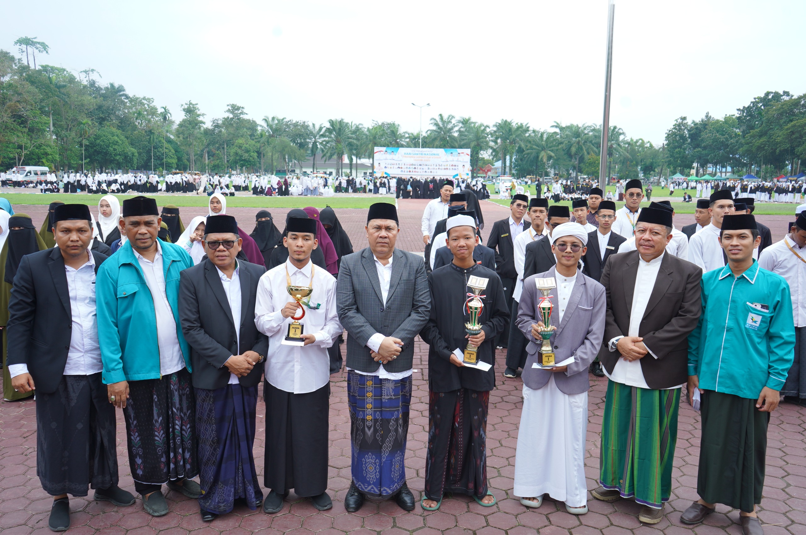 Ribuan Santri di Deli Serdang Ikuti Upacara Hari Santri Nasional 2026 Tingkat Sumut, Gubernur Diwakili Inspektur Provinsi
