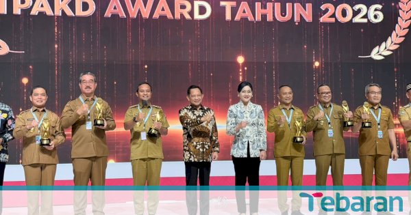 Gubernur Sulsel Andi Sudirman Terima TPAKD Award 2026, KUR di Sulsel Tembus Rp 14,65 Triliun