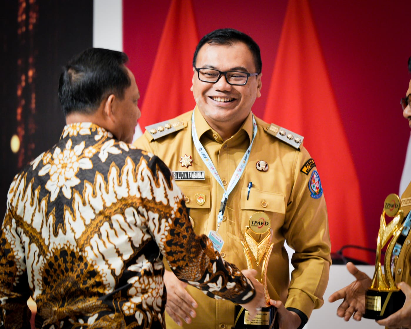 Deli Serdang Raih TPAKD Terbaik se-Sumatera 2026, Bupati Asri Terima Penghargaan di Rakornas Jakarta