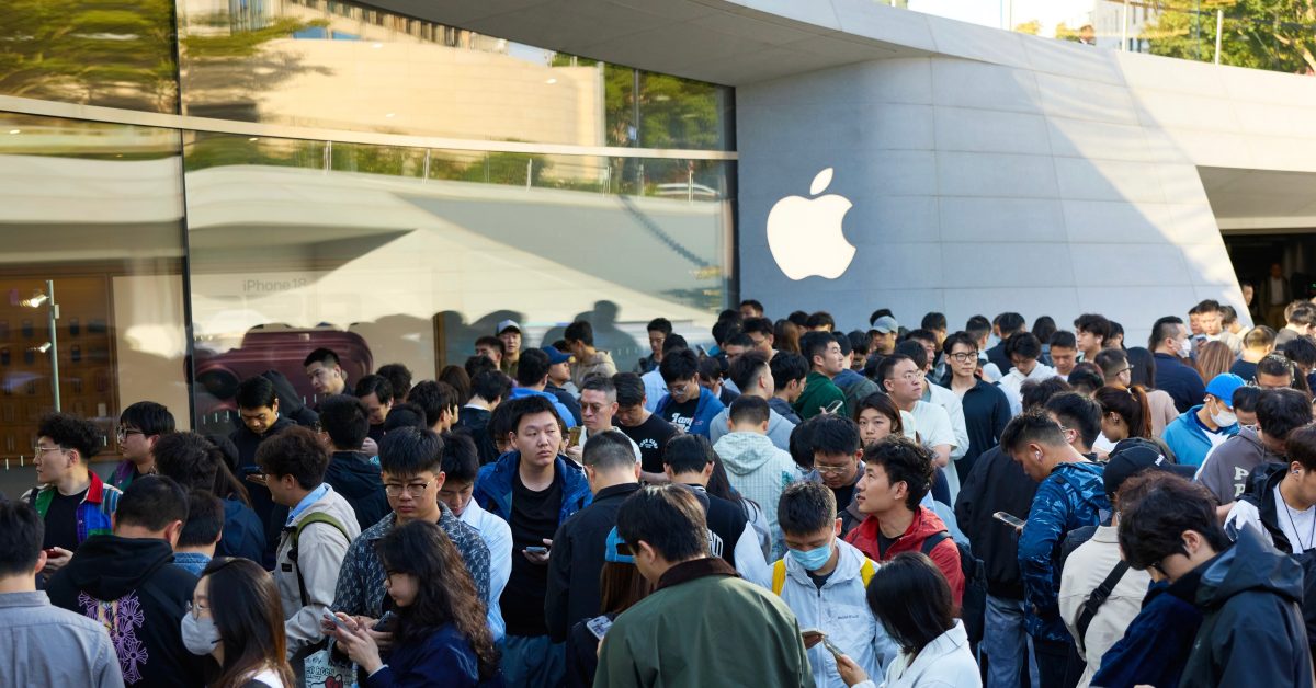 iPhone Duo Resmi Meluncur, Antrean Panjang di Apple Store Seluruh Dunia