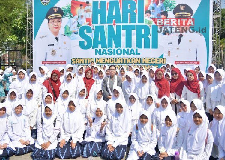 Pemkot Semarang Hadiahi Umrah 2 Santriwati Berprestasi di Peringatan HSN 2026