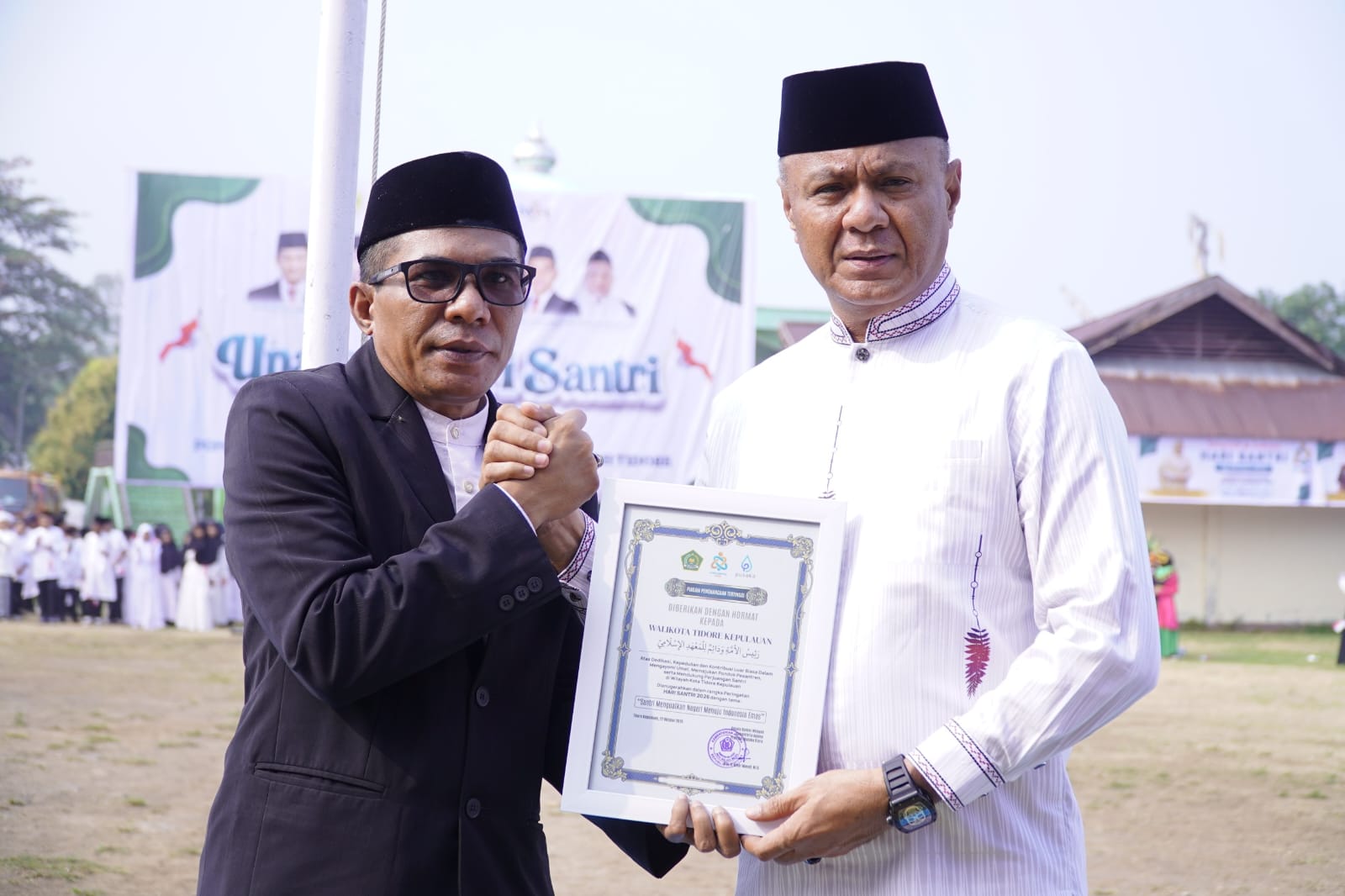 Wali Kota Tidore Buka Peringatan Hari Santri 2026, Terima Penghargaan Raisul Ummah dari Kemenag Maluku Utara