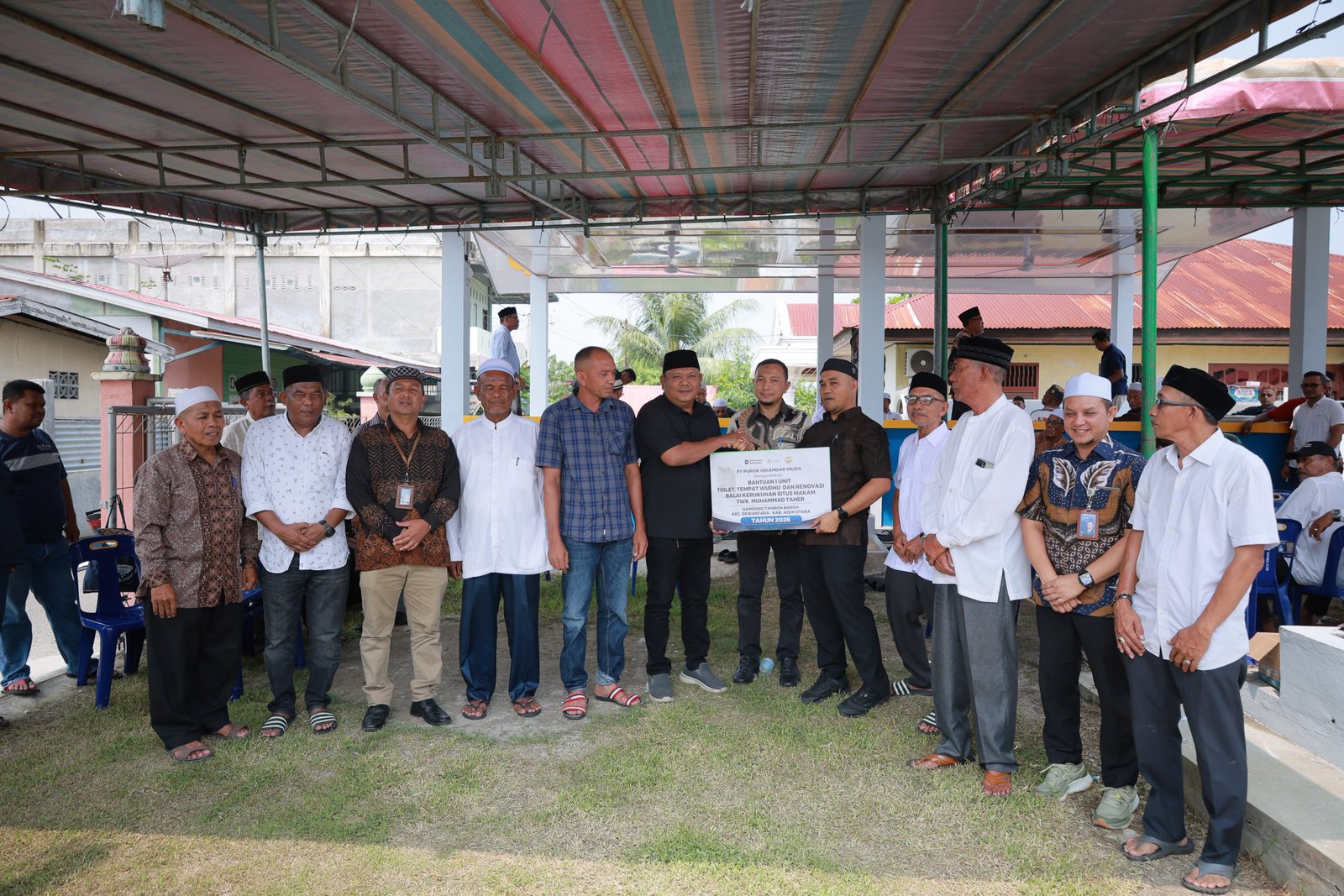 PT PIM Bangun Toilet, Tempat Wudhu, dan Renovasi Balai Kerukunan di Komplek Makam Tuanku Muhammad Taher Aceh Utara