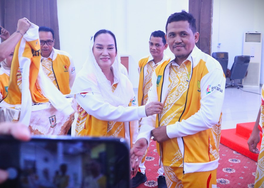 Bupati Natuna Cen Sui Lan Lepas 252 Atlet ke Porprov Kepri 2026, Janjikan Bonus bagi Peraih Medali