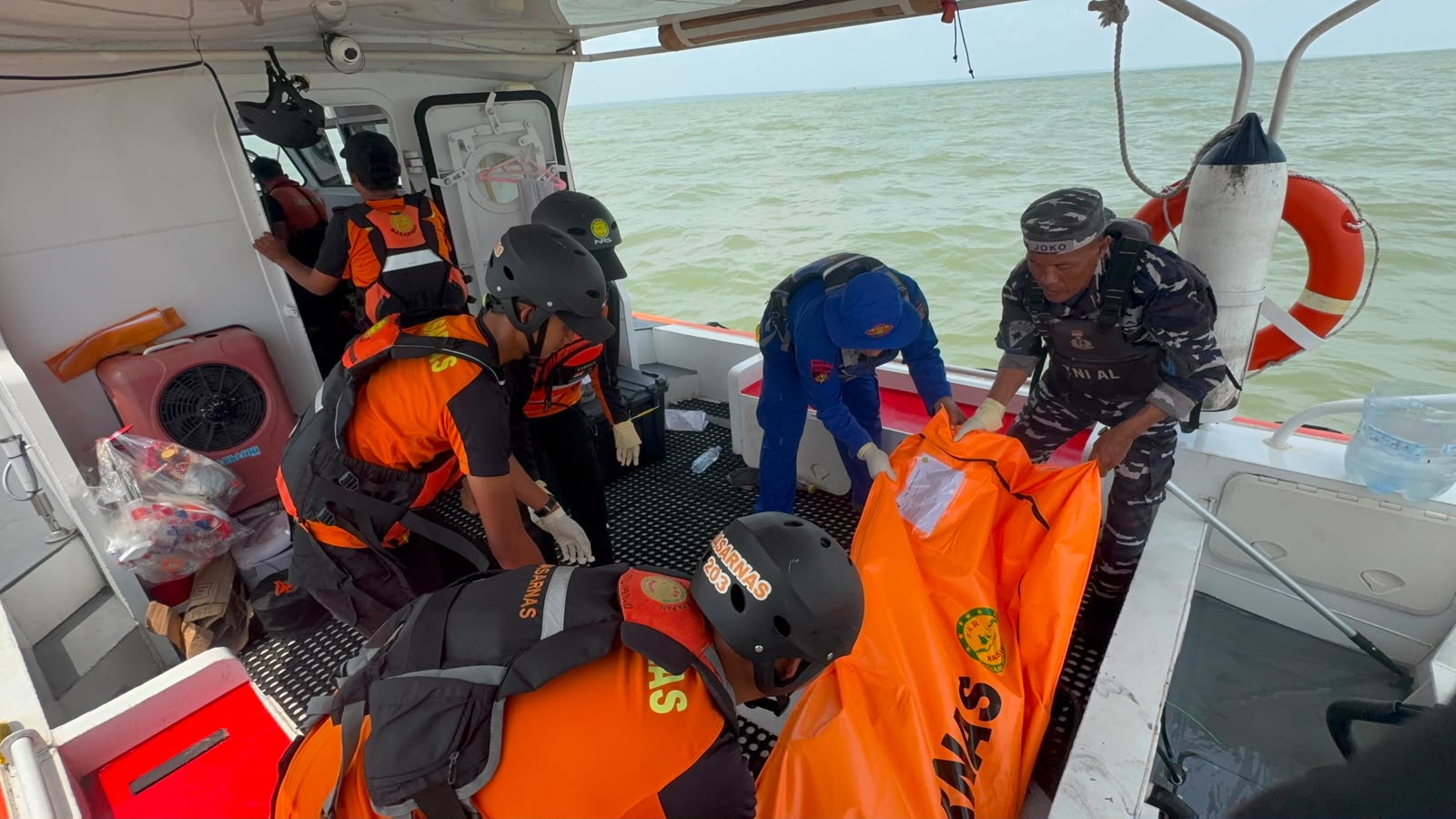 Nelayan Muara Kembang Kutai Kartanegara Ditemukan Tewas 12,4 Mil Laut dari Lokasi Kapal Terbalik