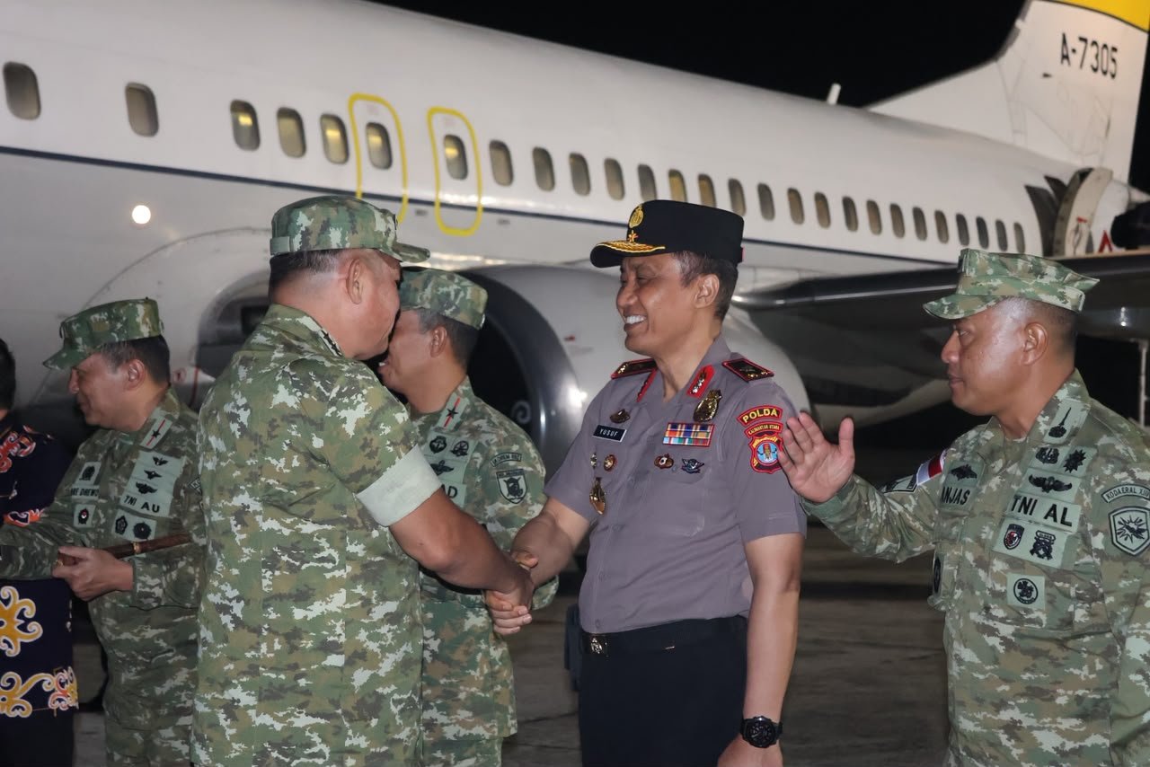 Wakapolda Kaltara Sambut Wakil Panglima TNI Maruli Simanjuntak di Lanud Anang Busra Tarakan