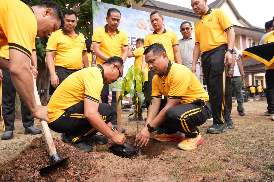 Polda Banten Tanam 1.000 Pohon Lewat Green Policing, Kapolda Sebut Polisi Juga Jaga Kelestarian Alam
