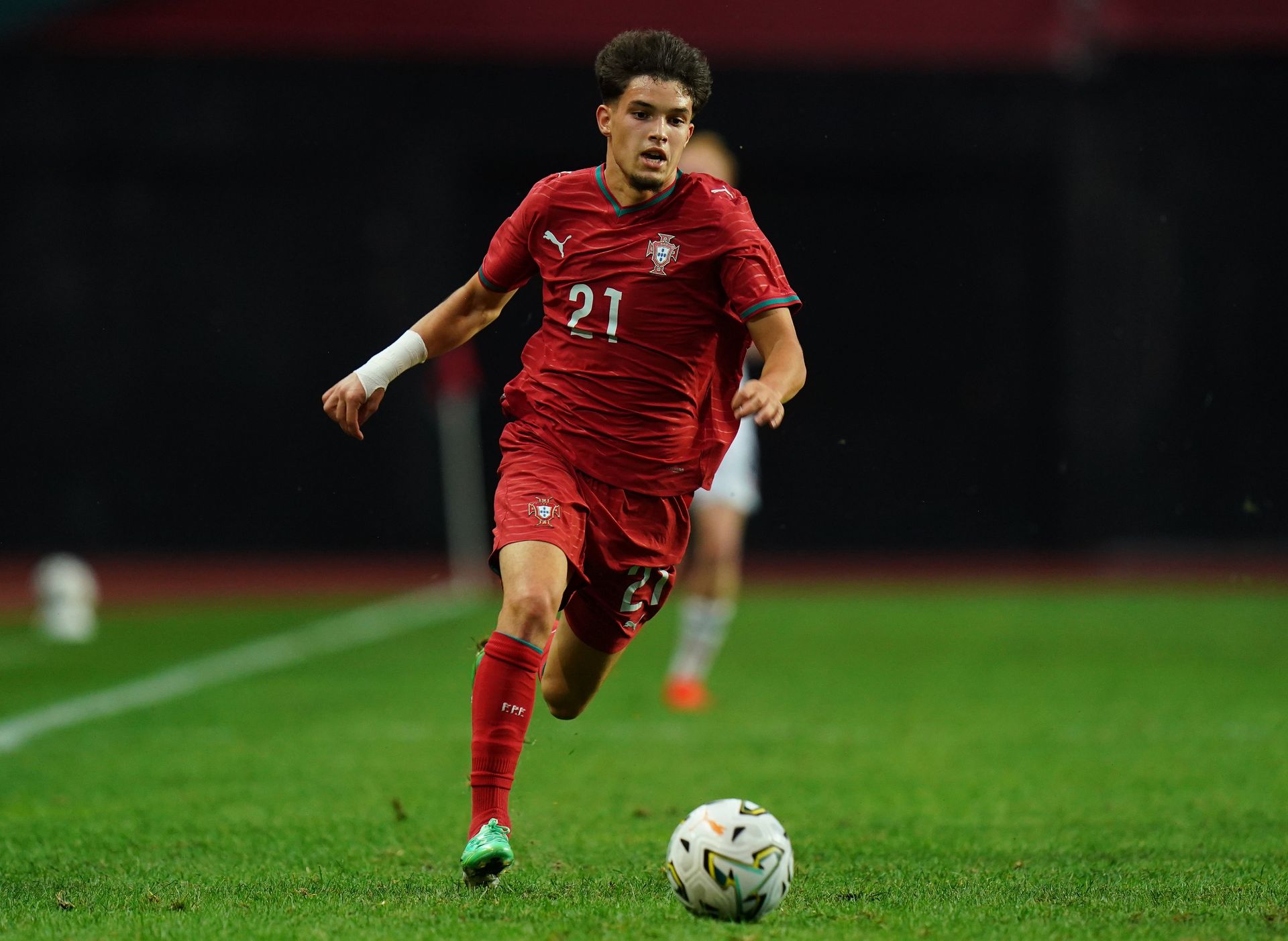 Manchester United dan Chelsea Siap Bersaing Rebut Flavio Goncalves