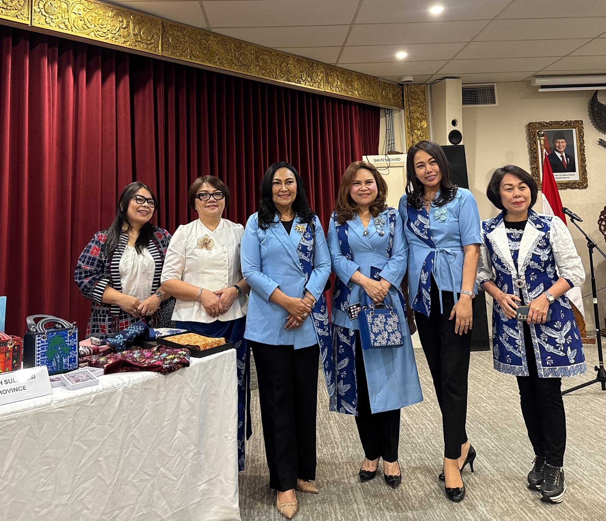Ketua Dekranasda Sulut Anik Yulius Selvanus Bawa Batik Bunaken hingga Keripik Pisang Goroho ke Melbourne