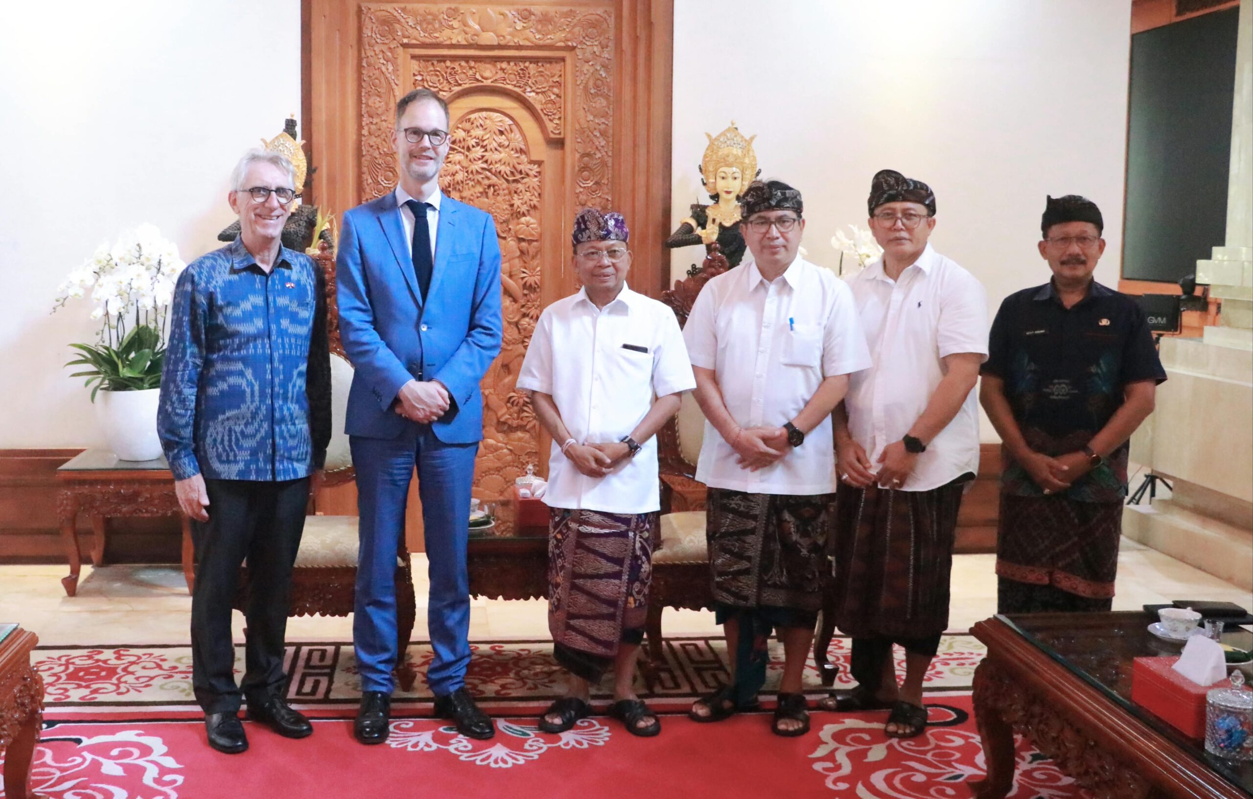 Gubernur Bali Wayan Koster Terima Dubes Swiss, Bahas Investasi Industri Inovatif hingga Pengolahan Sampah