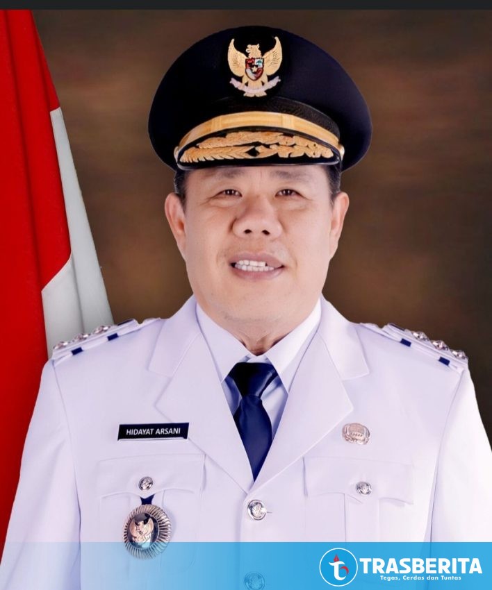 Gubernur Hidayat Arsani Anugerahkan Pin Emas ke 26 Tokoh Berjasa Bangka Belitung pada Puncak HUT ke-26