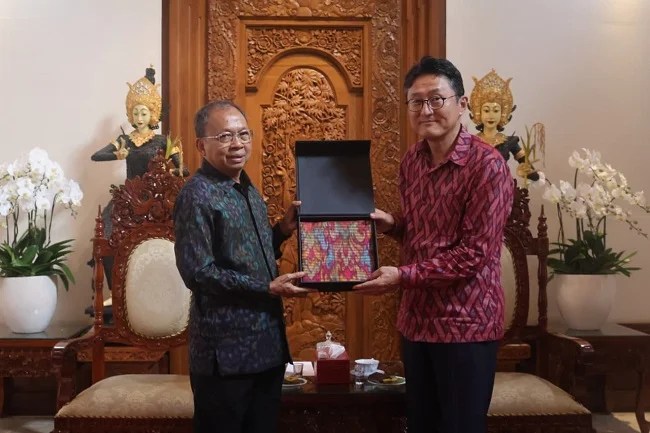 Gubernur Koster Gandeng Korea Selatan Konversi Kendaraan Fosil ke Listrik di Bali Tanpa Bebani Biaya Warga