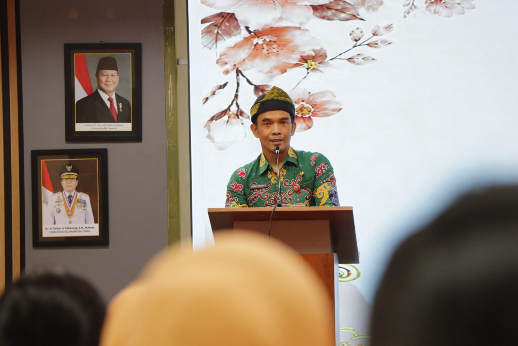 Sekprov Kaltara Kukuhkan 34 Pengurus DWP OPD, Tekankan Integritas ASN Berawal dari Ketahanan Keluarga