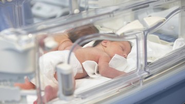 Bayi Kembar Lahir di Usia 27 Minggu, Kisah Perjuangan 135 Hari di NICU
