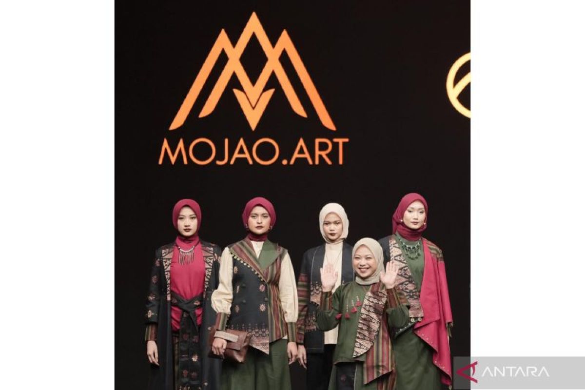Mojao Art Sawahlunto Catat Pesanan Rp300 Juta Berkat Program IKRA, 500 Potong Songket Silungkang Ludes Terjual