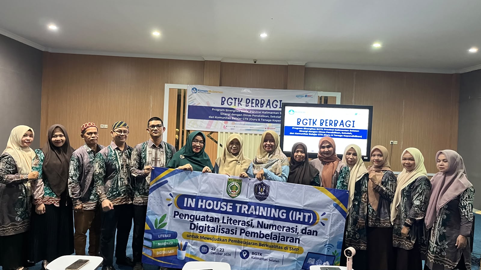 12 Guru SMPN 2 Juai Balangan Ikuti Pelatihan Literasi, Numerasi, dan Digitalisasi di BGTK Kalsel