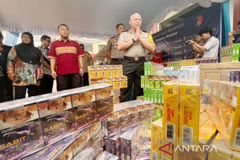 Polda Kalsel Gagalkan Penyelundupan 1.040.000 Batang Rokok Ilegal dari Jawa Timur di Banjarbaru