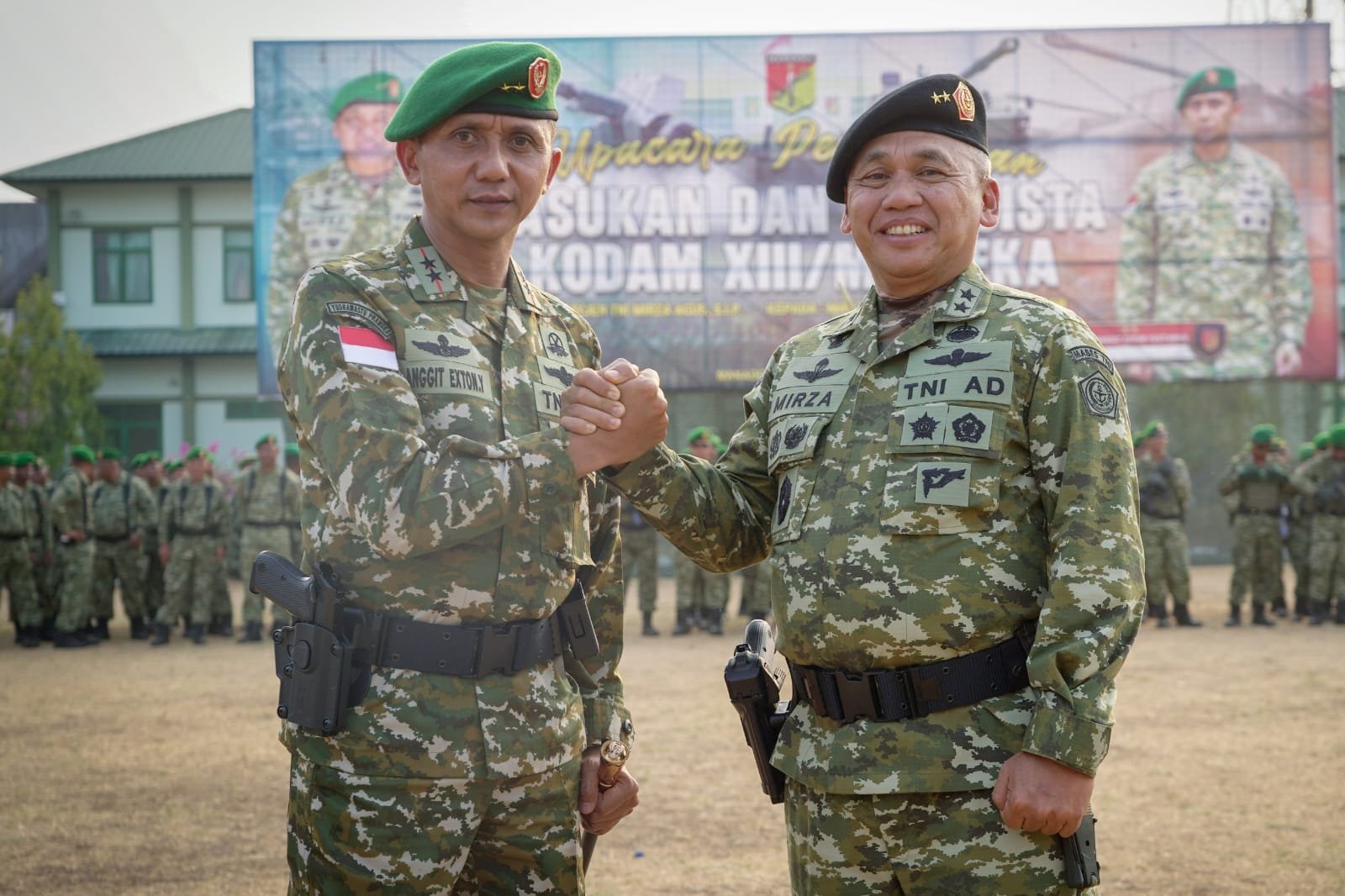 Mayjen TNI Anggit Exton Yustiawan Resmi Terima Pasukan dan Alutsista Kodam XIII/Merdeka dari Mayjen TNI Mirza Agus