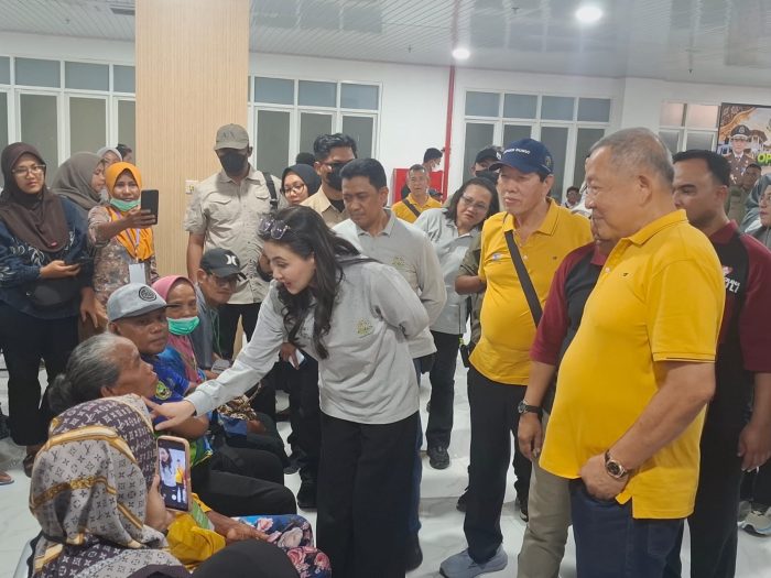 Gubernur Maluku Utara Sherly Laos Tinjau Operasi Katarak Gratis Kejati di RSUD Chasan Boesoirie, 300 Pasien Ikut Program