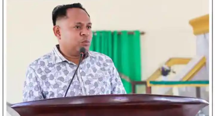 Wabup Malteng Mario Lawalata Hadiri Ibadah Persekutuan ASN di Gereja Berkat Layeni Kecamatan TNS