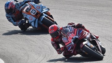 Marc Marquez Menangi Sprint Race MotoGP Australia, Jorge Martin Terjatuh di Lap 8