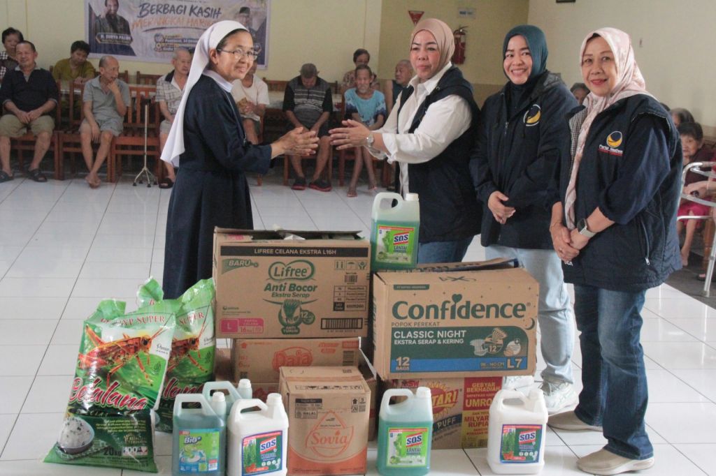 NasDem Kalbar Serahkan Bantuan ke 50 Lansia Panti Jompo Pontianak, Bagian Rangkaian HUT ke-15