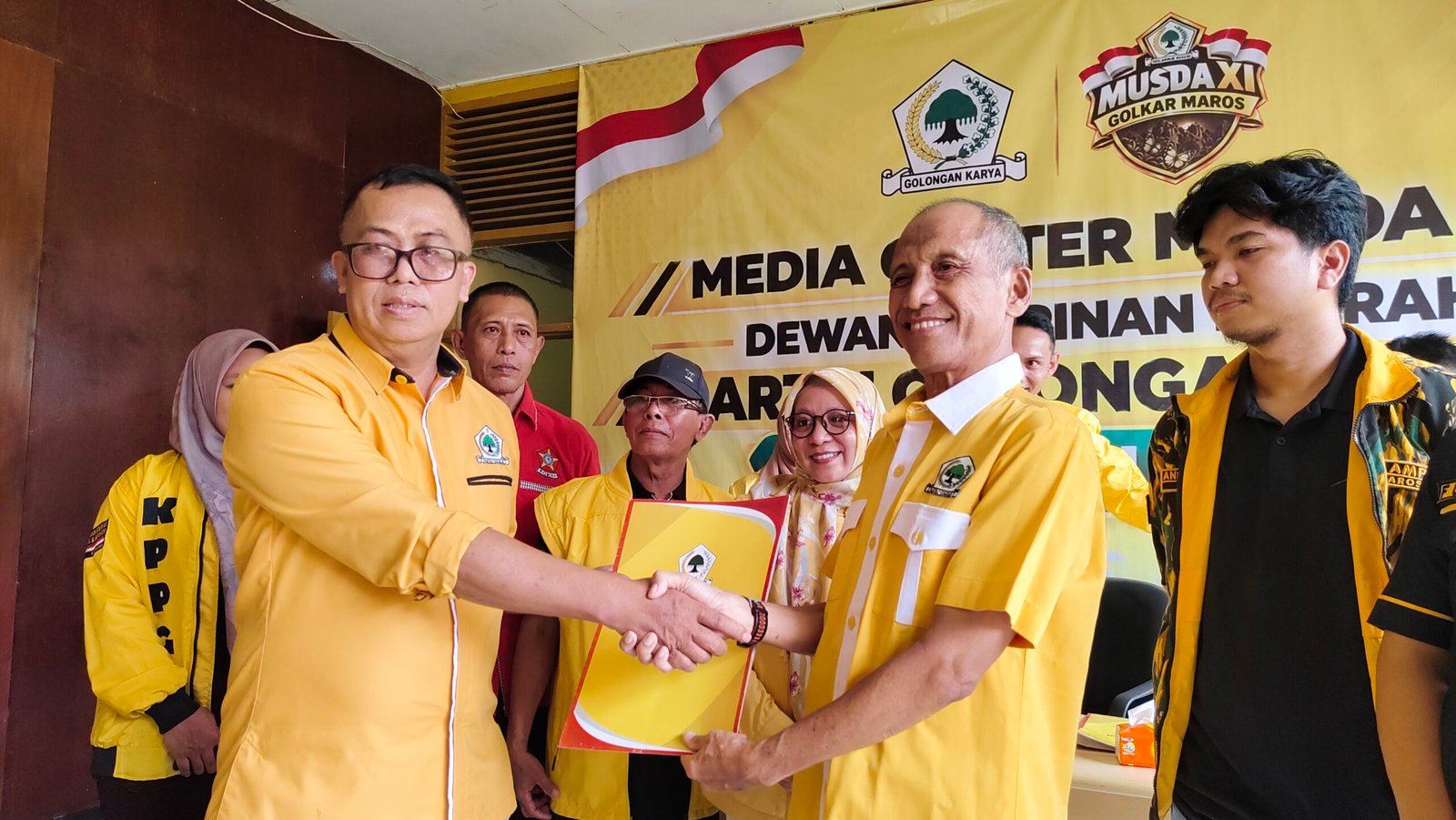 Andi Patarai Amir Ambil Formulir Calon Ketua Golkar Maros, Perebutan Kursi DPD II Memanas Menuju Musda XI