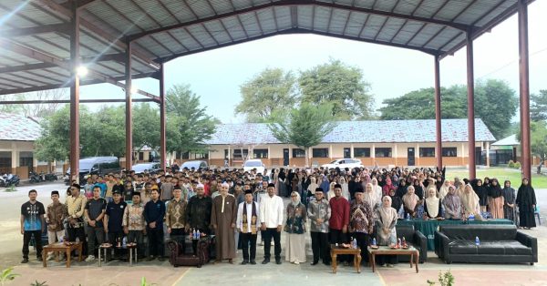 Direktur Penais Kemenag RI Hadiri Peringatan Hari Santri di Pesantren Al Zahrah Bireuen