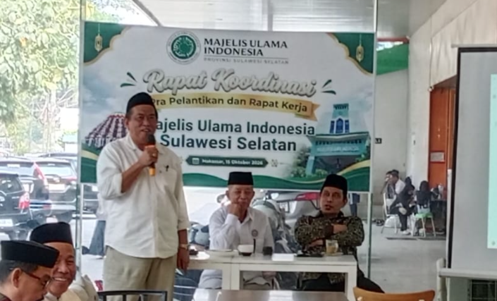 MUI Sulsel Serahkan SK Komisi Masa Khidmah 2026-2031, Prof Marjuni Minta Ketua Segera Konsolidasi Anggota