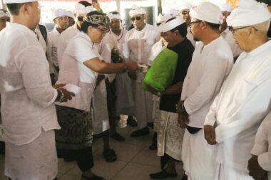 Wagub Bali Giri Prasta Apresiasi Transformasi Laskar Bali Shanti di HUT ke-25, Tekankan Kedamaian dan Kepatuhan Hukum