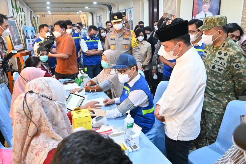 Menkes Budi Gunadi Sadikin Tinjau 4 Fasilitas Kesehatan di Palangka Raya, Pastikan Layanan Korban Karhutla Berjalan