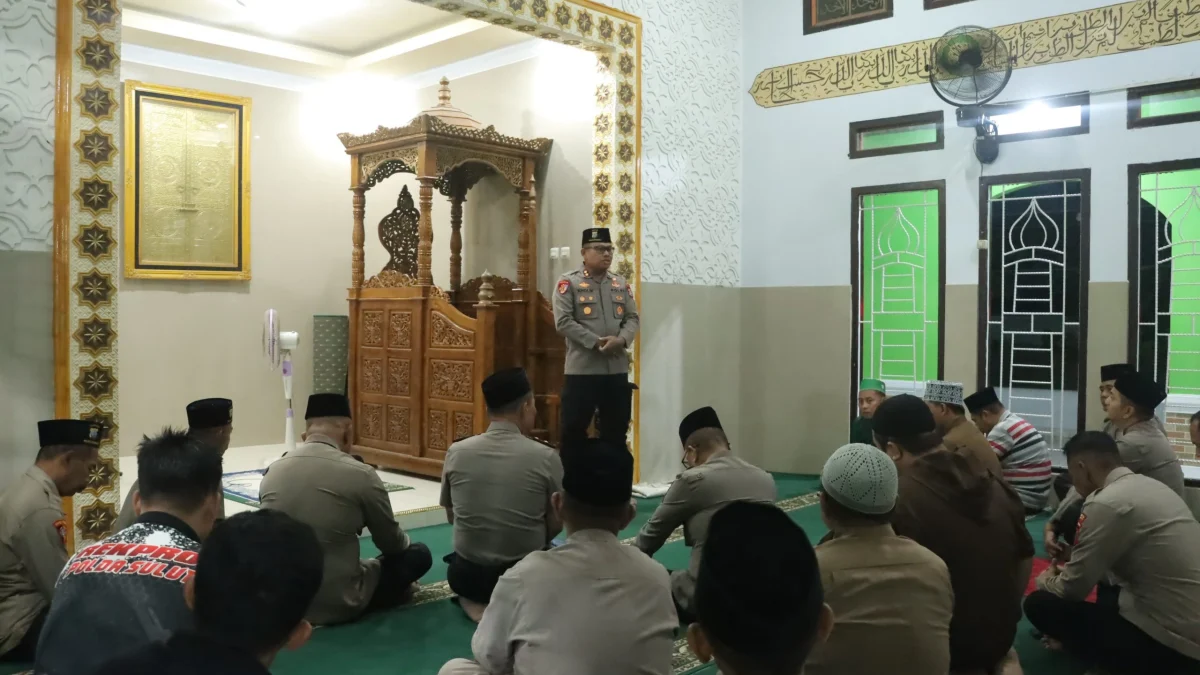 Kapolres Kotamobagu Gelar Subuh Keliling di Kelurahan Mogolaing, Sambangi Warga Usai Salat Berjamaah