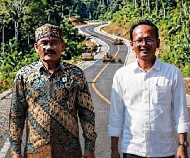BPJN Bengkulu Genjot Preservasi Jalan Lais–Kerkap, Tendi Hardianto Minta Pengguna Jalan Waspada Alat Berat